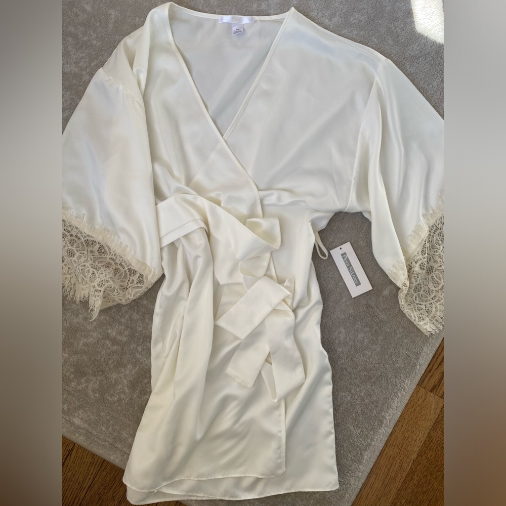 NET Flora Nikrooz Satin & Lace Robe